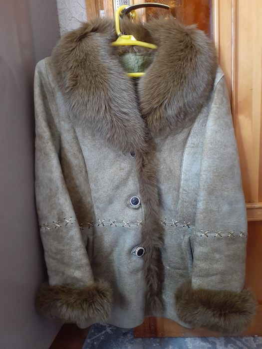 Yaxsh xolatdagi palto sotiladi