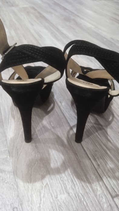 Продам босоножки дёшево