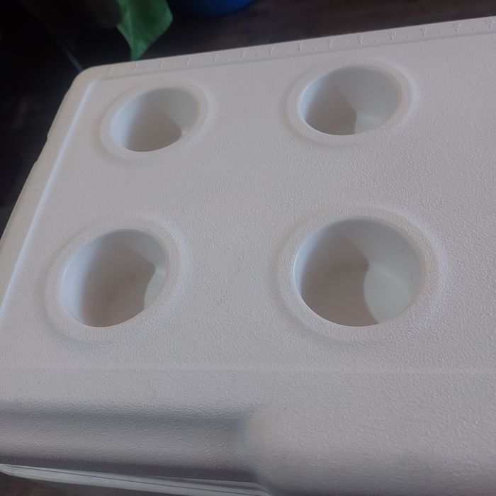 Хладилна кутия Coleman 70 quart Xtreme Marine White