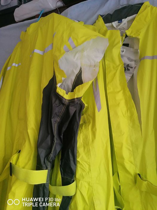 Combinezoane impermeabile