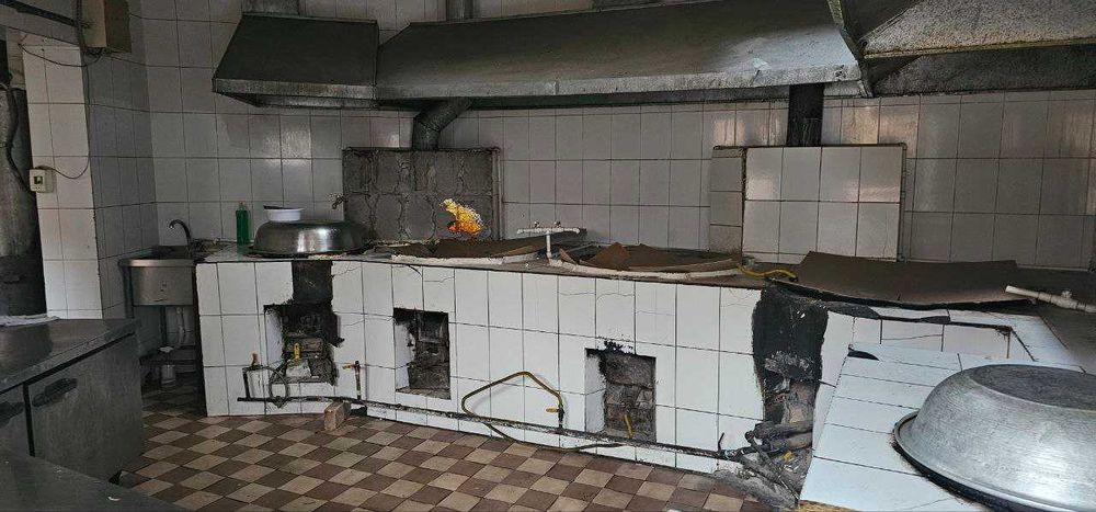 Кафе Сюрприз. 5,6 сот. Ул. Олмачи 14. Рядом Бек. Боло Ховуз. У Бабушки