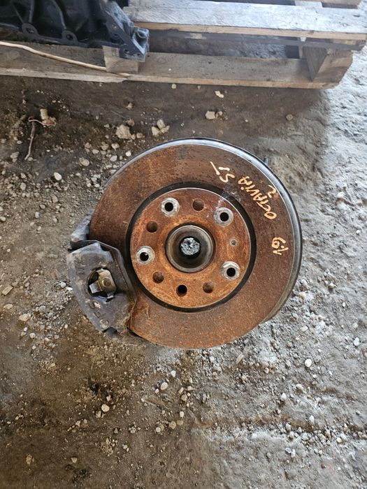 Fuzeta portfuzeta fata stanga cu disc etrier Skoda Octavia 2 diesel 2007 1.9diesel