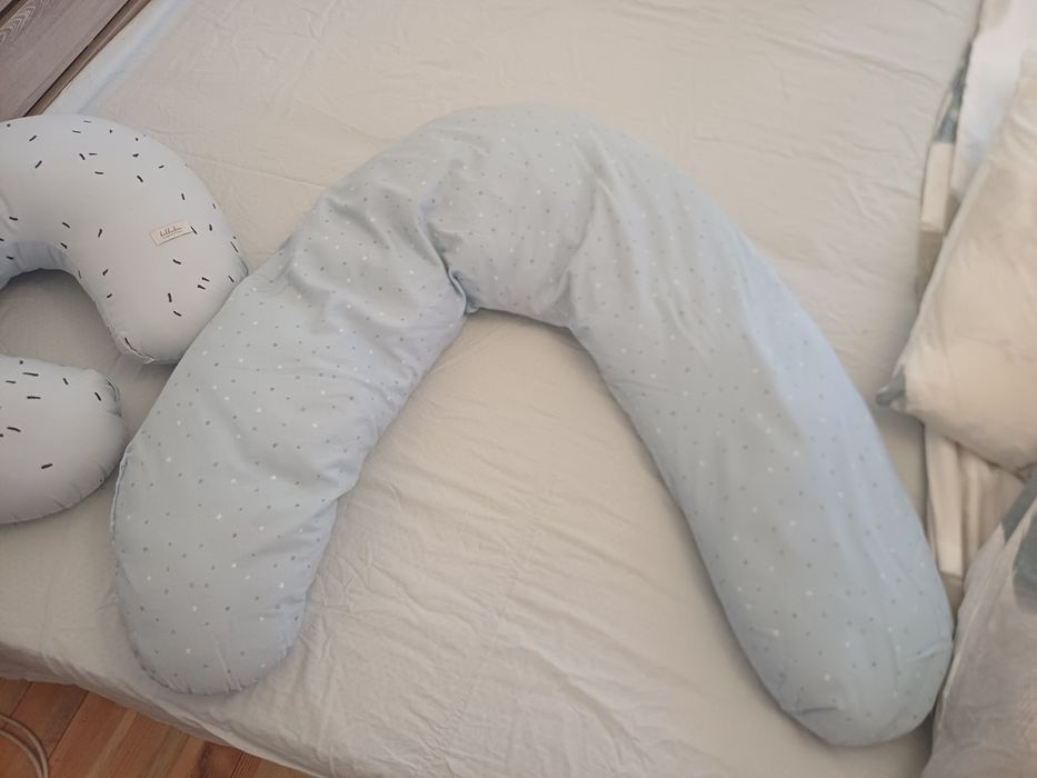 Възглавница за бременни и кърмене +подарък помпа за кърма