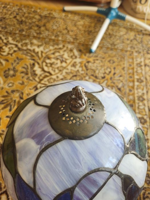 Лампиони в стил Tiffany и антични фигури