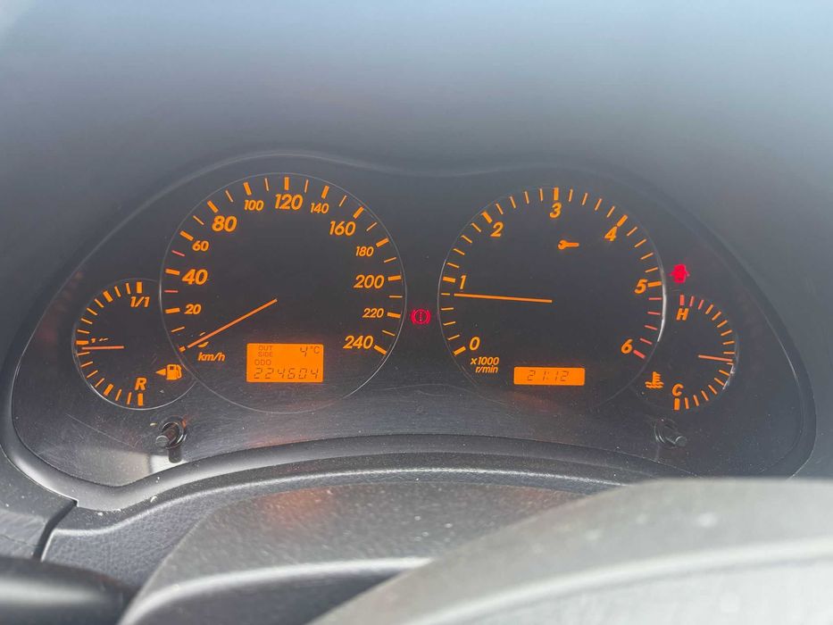 Toyota Avensis D-4D 2.2 D-CAT 177 CP