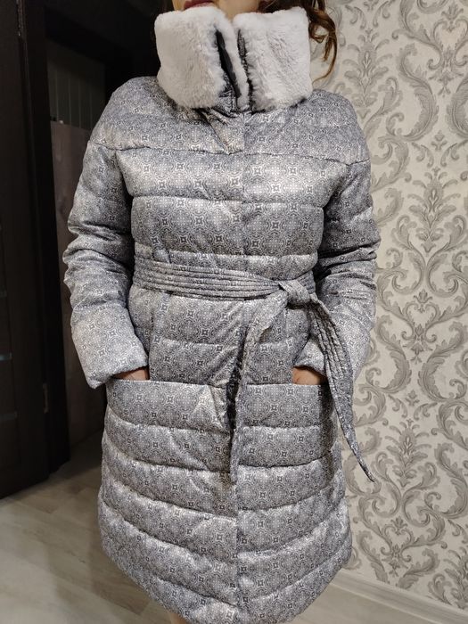 Пальто зимнее с песцом