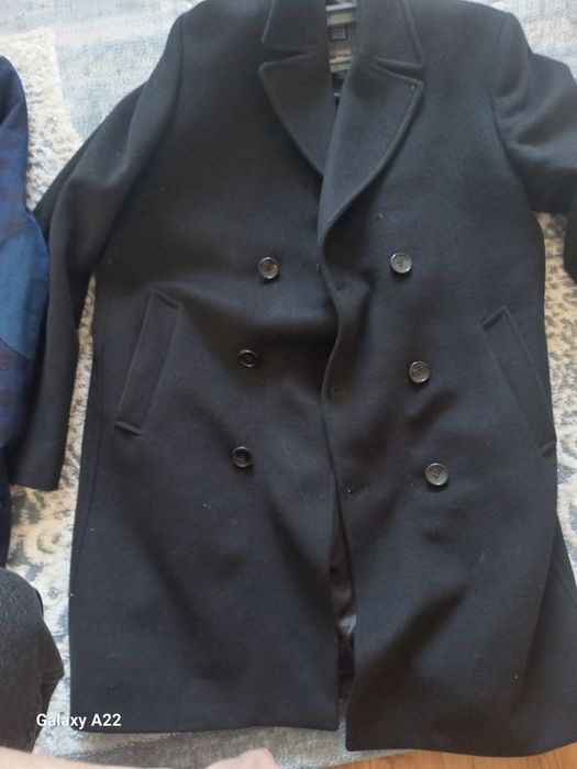 Пиджаки и пальто срочно продаю