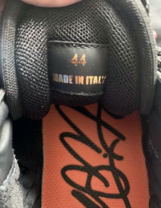 versace chain reaction