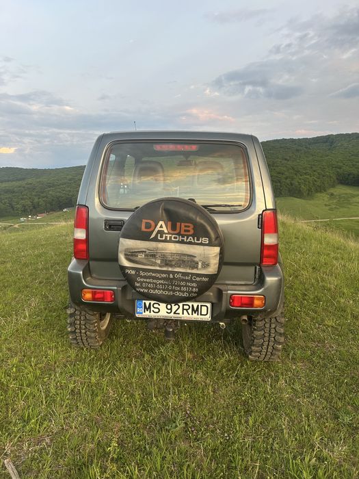 Vând Suzuki Jimny
