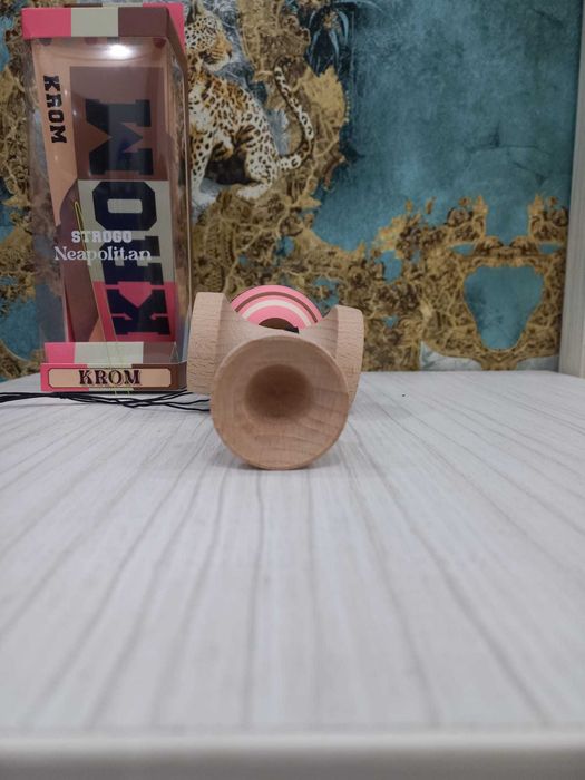 Krom strogo napolitan roz