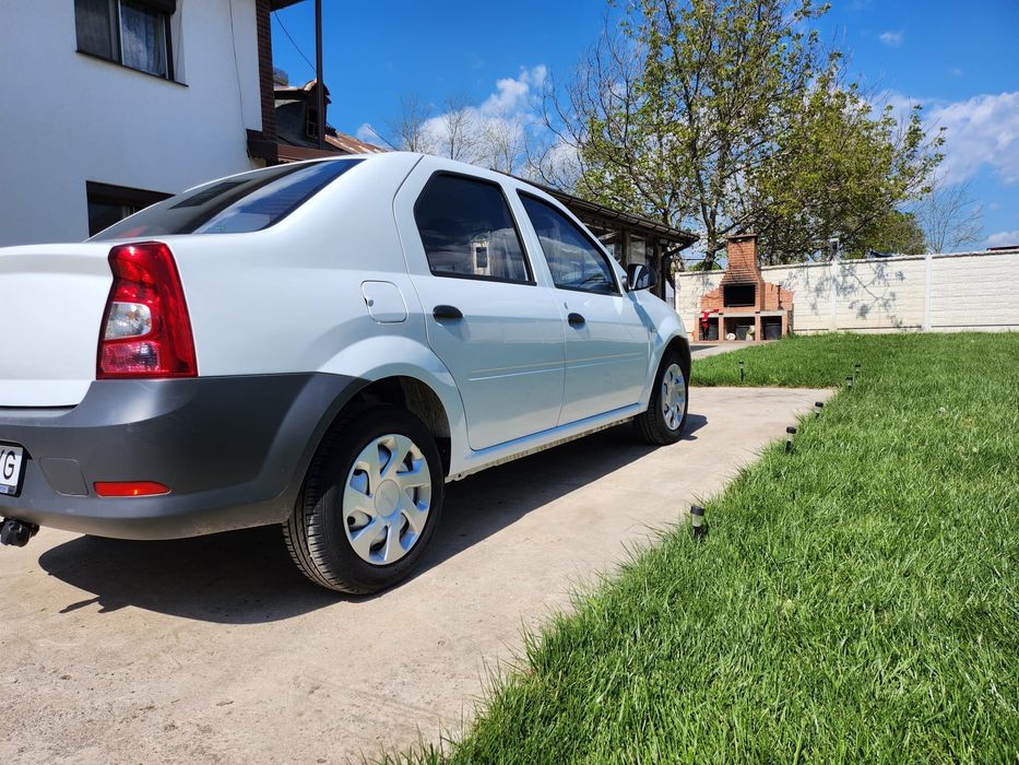 Logan 1.2 benzină (2012)-Doar 38.000 km reali, stare impecabilă!
