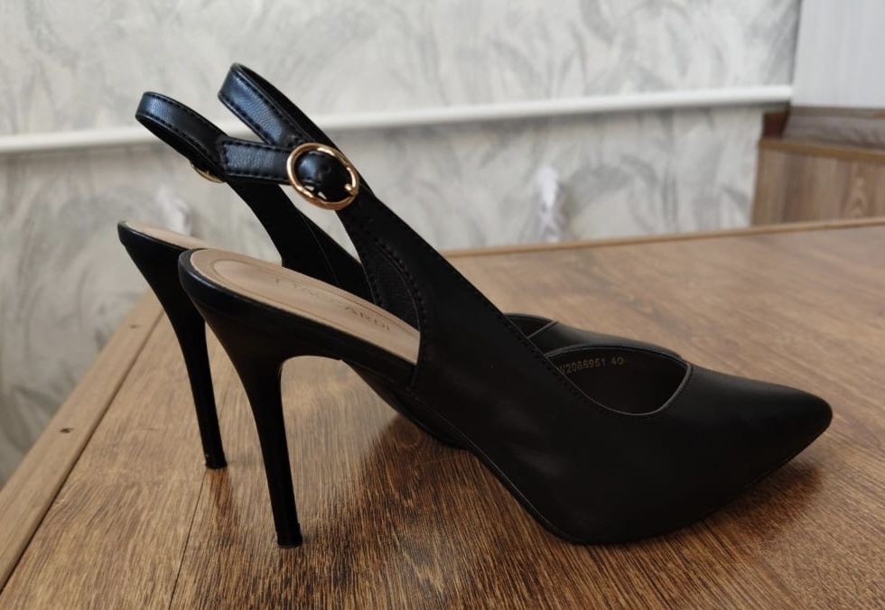 Туфли лодочки на каблуке