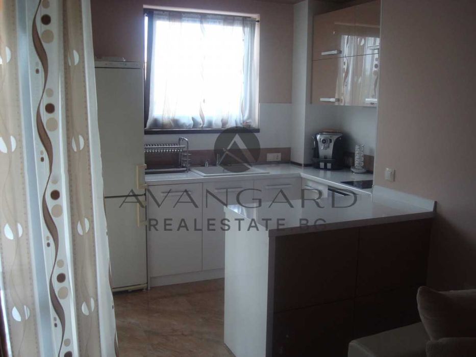 Продава се Двустаен апартамент в Пловдив, Кършияка - 92 кв.м за 1555 €/кв.м - Снимка #1