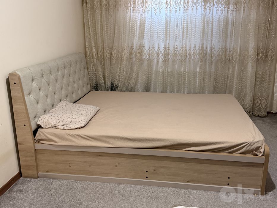 Кровать двухмесный сотилади янги.