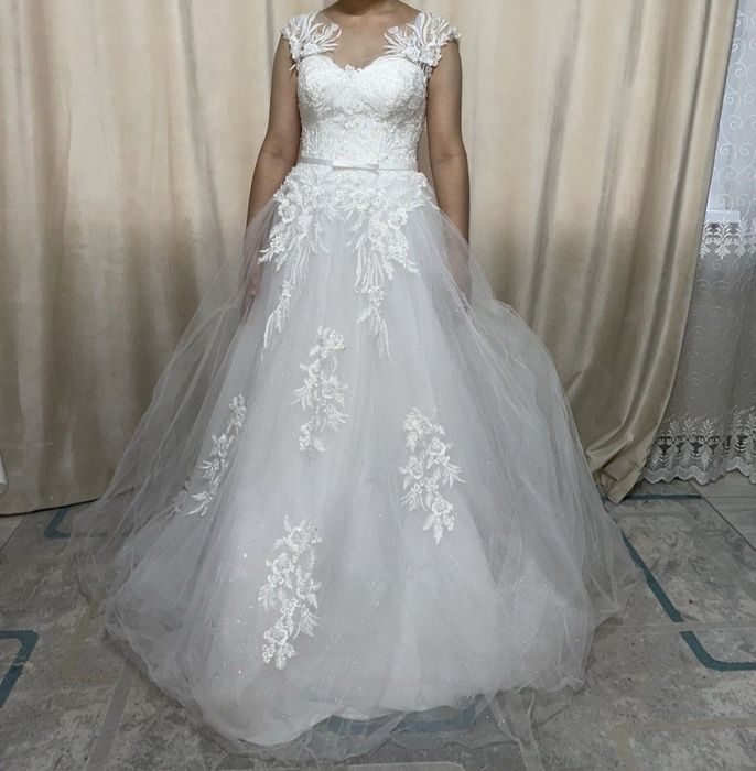 Продам свадебно платье