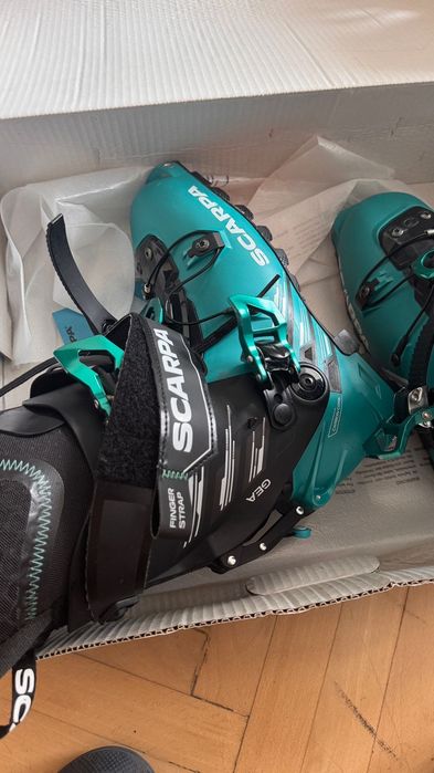 Clapari de tura femei Scarpa GEA 245 39 emerald/black