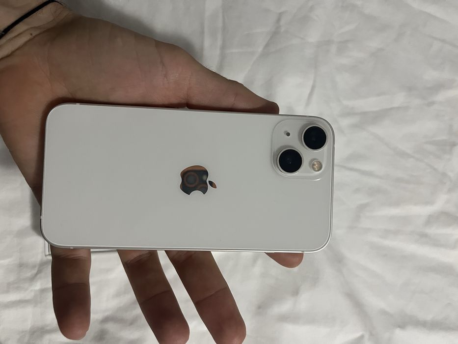 Vand iphone 13 alb