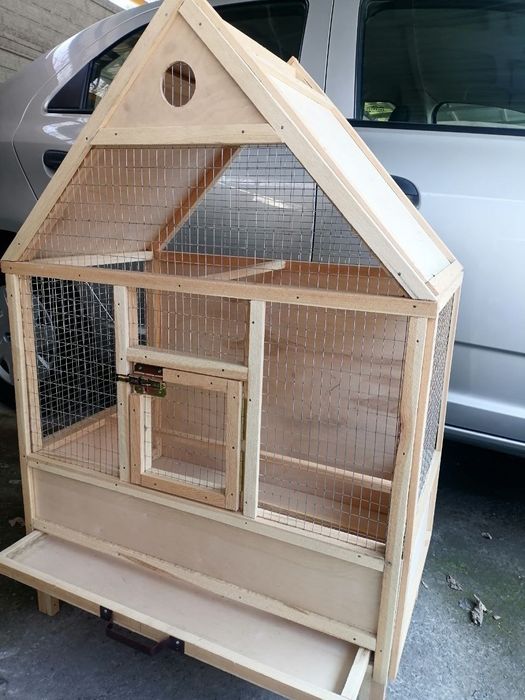 Yangi qafas valer sotiladi