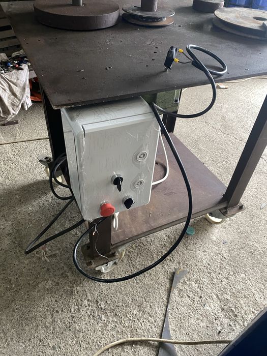 Masina de indoit profile cu rotire dupa matrita