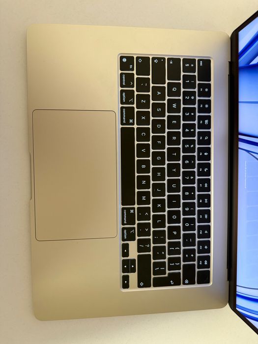 MacBook Air 15.3" (M2), 512 GB SSD,Starlight