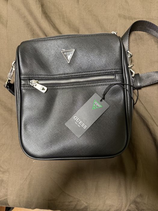 Мъжка чантичка GUESS