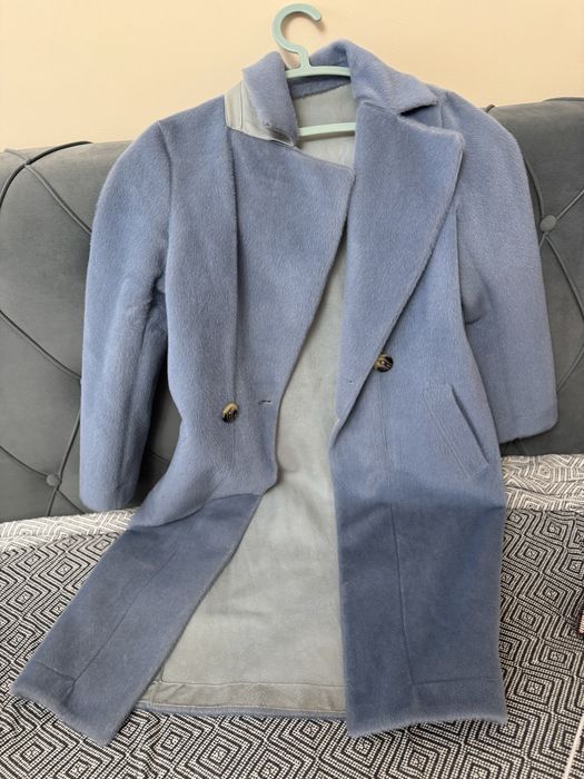 Продам 2 осенних пальто