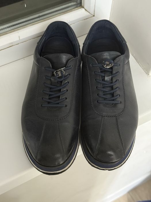 Синяя мужская обувь