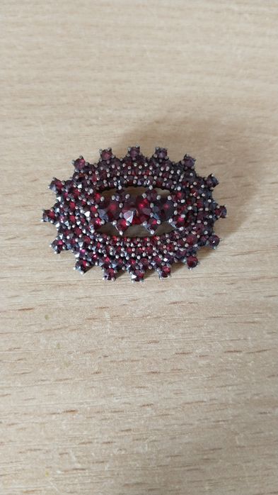 Брошь винтажная гранат
