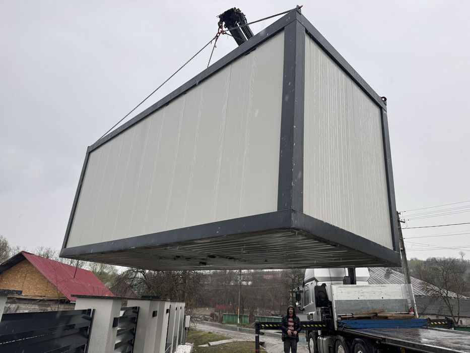 Container maritim 12 m