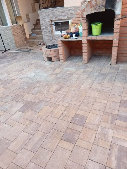 Montam pavaje borduri