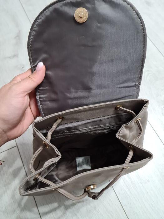 Vând rucsac + portofel