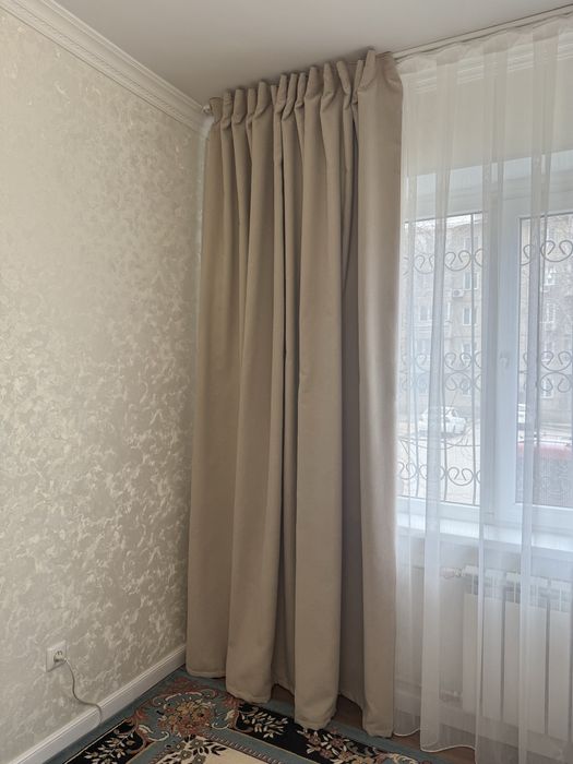 Новые плотные шторы,2 шт. — 2,70 × 3 м каждая