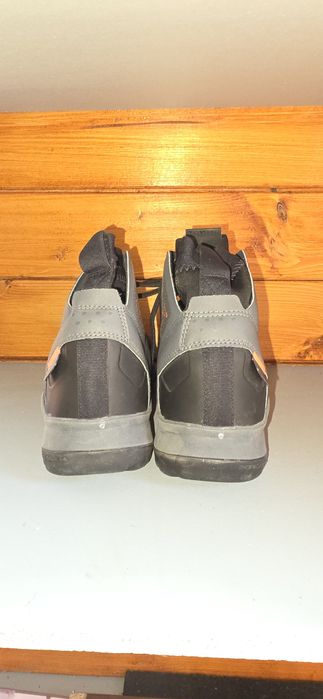 Pantofi MTB & Drumeție Adidas Five Ten Trailcross Mid – Stare Impecabilă