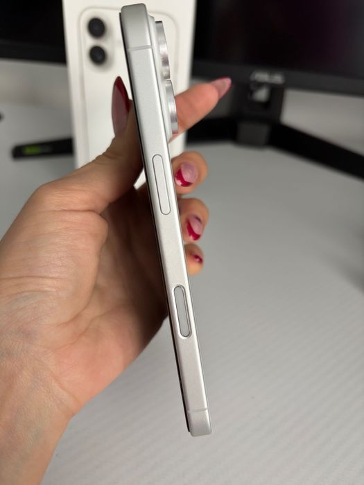 Iphone 16 128GB - в гаранция