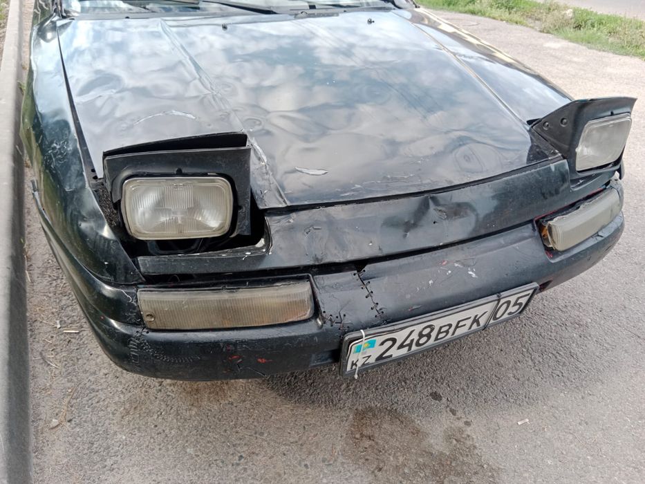 Продам машину Мазда 323