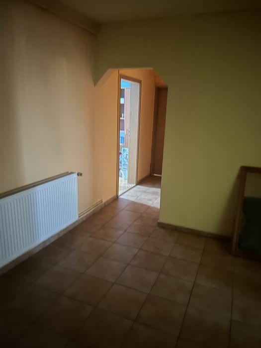 Apartament 3 camere de vanzare(Arad)