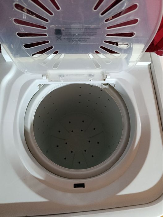 Ishlab turgan kir moshina