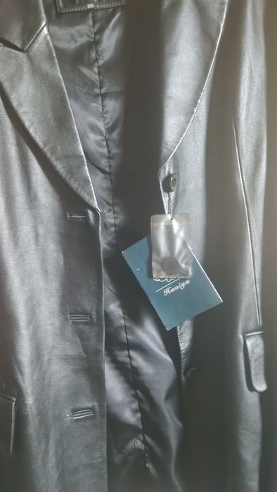 Продаю кожаный женский пиджак