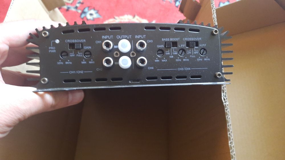 Продаётся Усилитель 4 кналный: