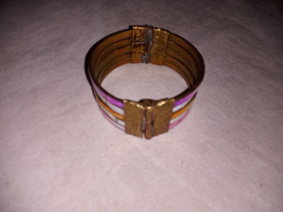 Възрожденска бронзова гривна