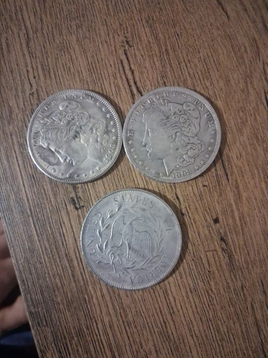 Vând 3 monede  din argint