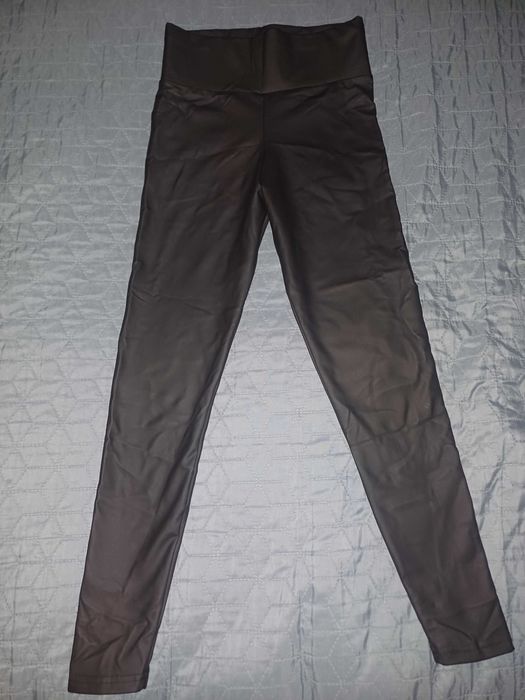 Матов кожен клин