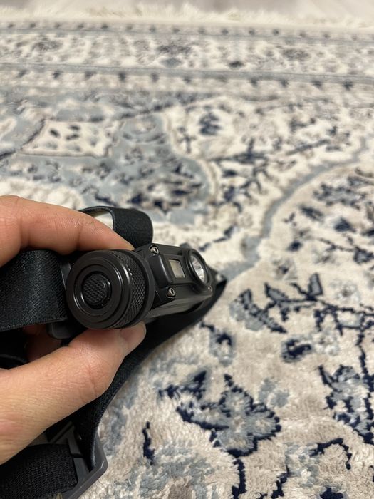 Продаю фонарик налобный Nitecore