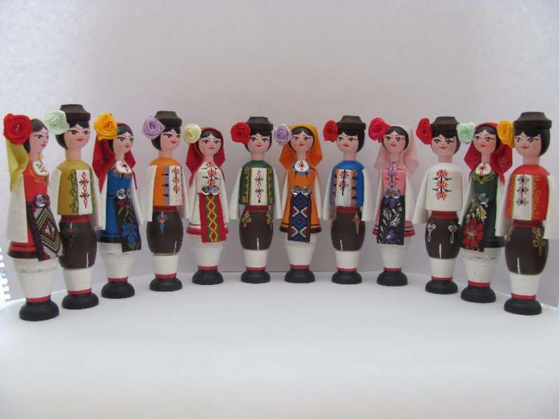 Традиционни кукли сувенири от дърво ,,Кукла -мускал" с розова есенция