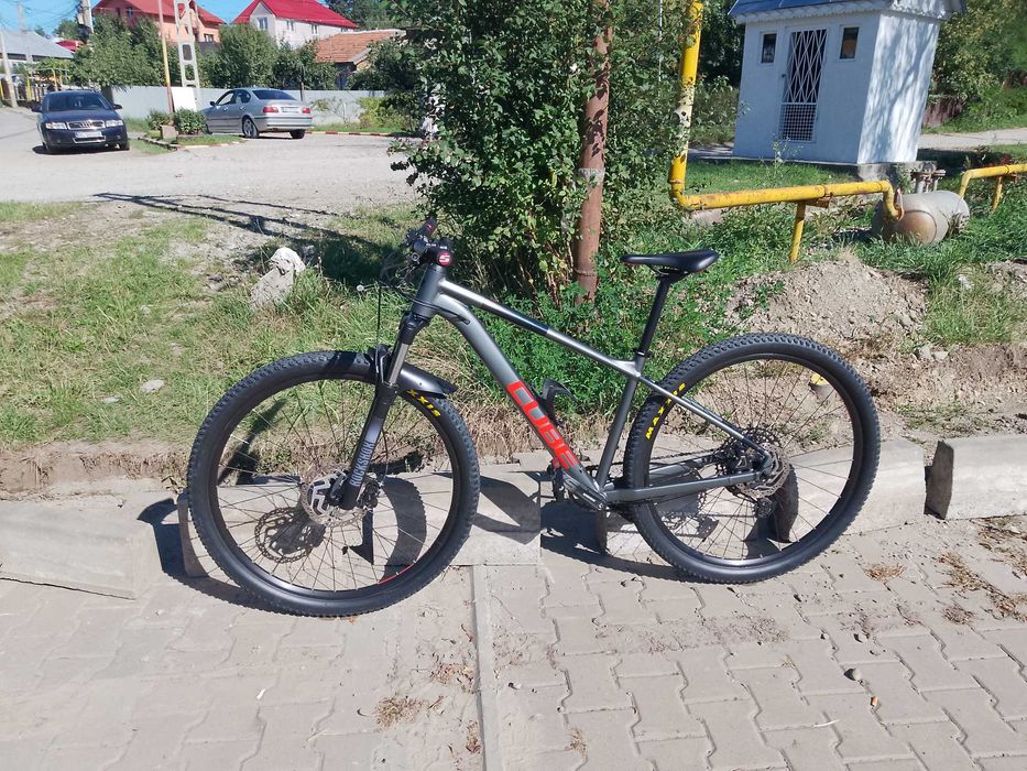 Bicicleta Cube Analog 2024, cu imbunatatiri