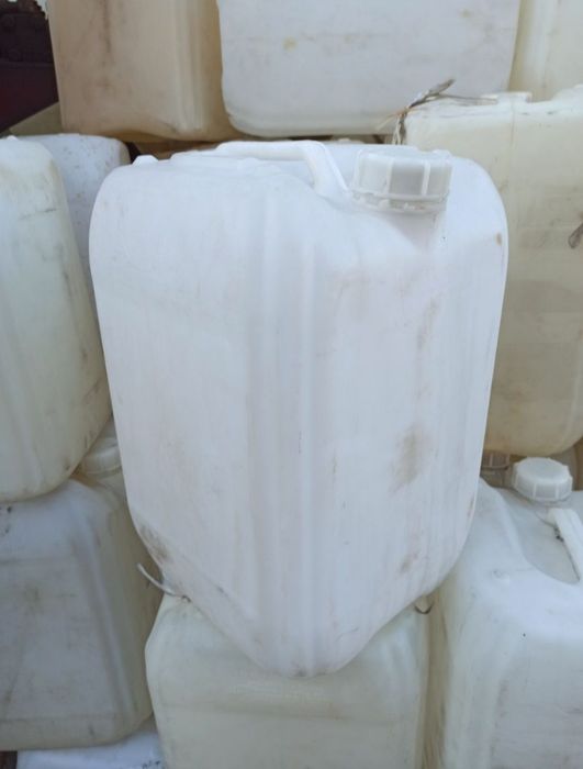 Продам канистры пластиковые чистые