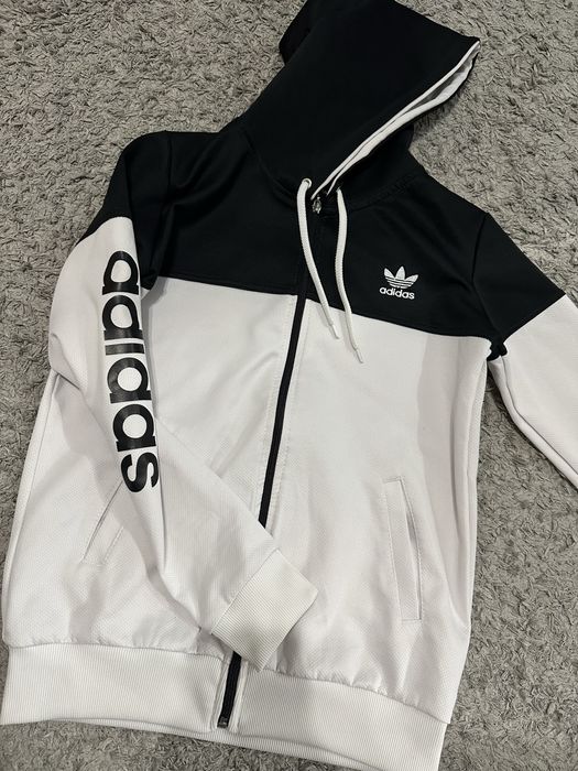 Спортни дамски суичъри