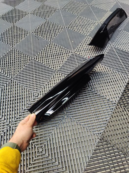 Set splitere prelungiri bara fata BMW E90 M-Tech NFL negru lucios