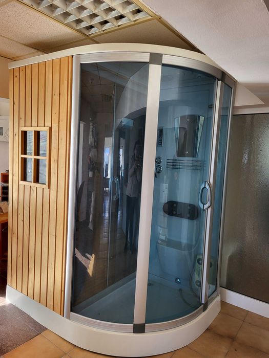 Душ кабина със сауна