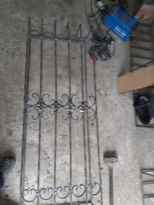 Решетки на окна.